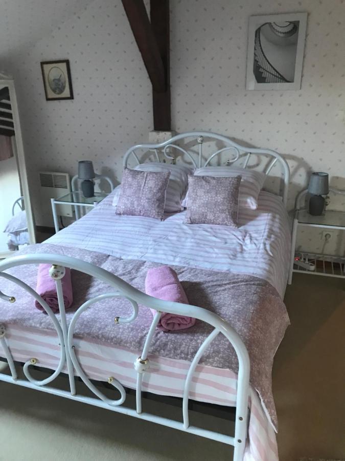 Le Logis Des Quatre Puits Bed and Breakfast Neuvicq-Montguyon Exteriör bild