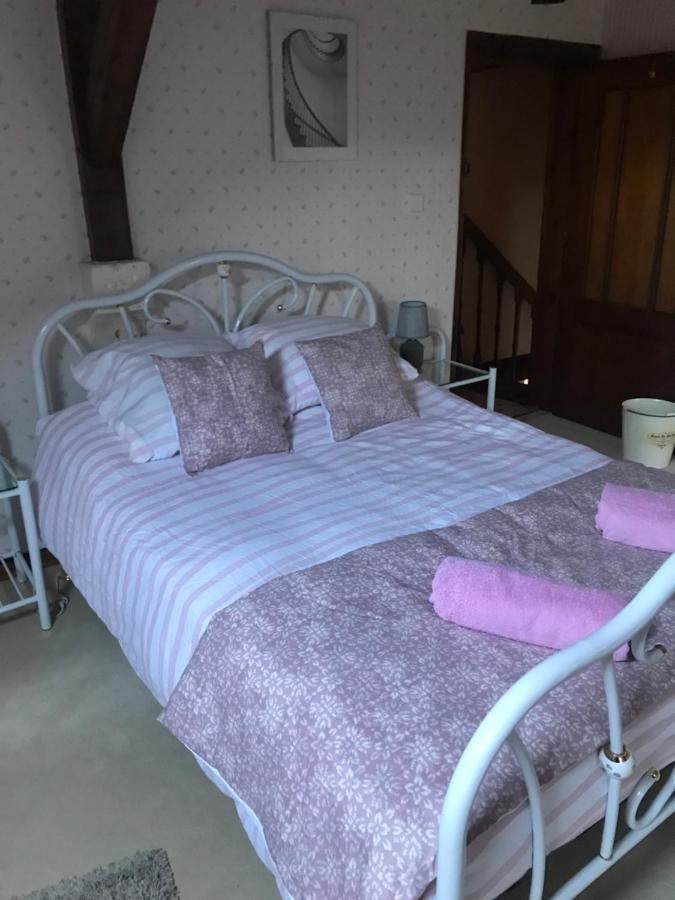 Le Logis Des Quatre Puits Bed and Breakfast Neuvicq-Montguyon Exteriör bild